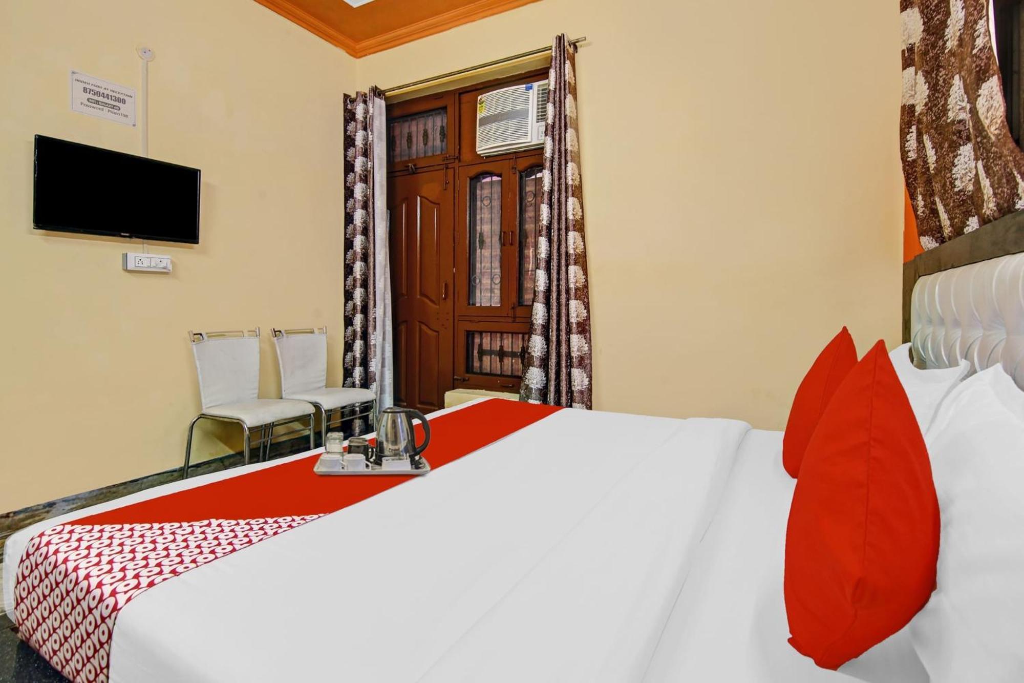 Oyo Galaxy Plaza Hotel Ghaziabad Exterior photo